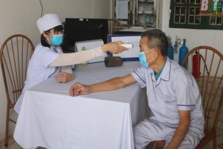 Nhiều chế độ hỗ trợ cho cán bộ y tế cơ sở, y tế dự phòng