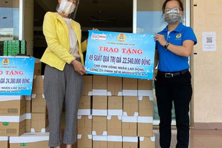 Hơn 6,6 tỉ đồng ủng hộ chương trình mua vắcxin phòng chống dịch Covid19