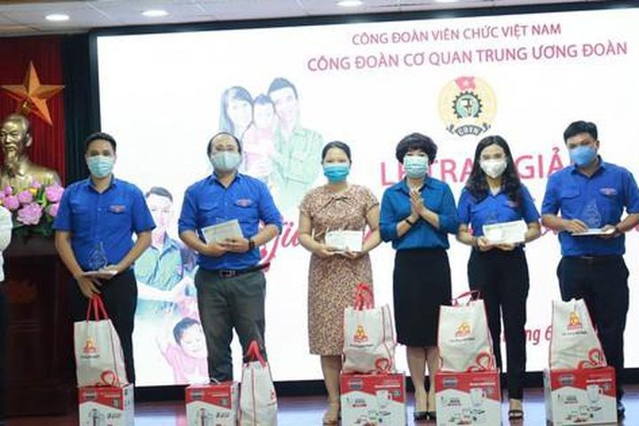 Công đoàn cơ quan Trung ương Đoàn hỗ trợ người lao động vượt qua đại dịch