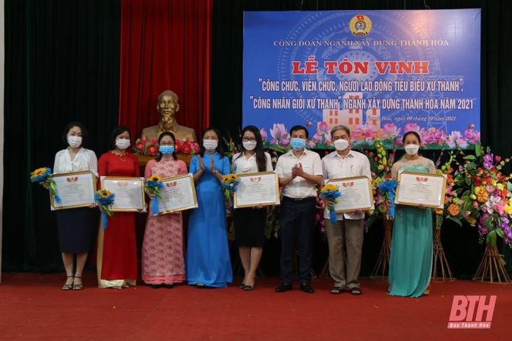 Trao giải Cuộc thi Nét đẹp nữ công nhân, viên chức, lao động trong công tác phòng, chống dịch COVID19 hoặc trong lao động sản xuất