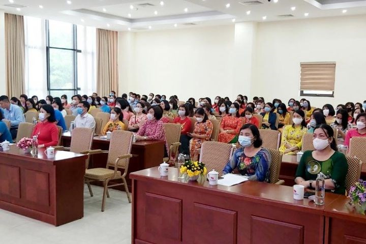 Công đoàn ngành Xây dựng tổ chức tuyên truyền, phổ biến và tư vấn pháp luật