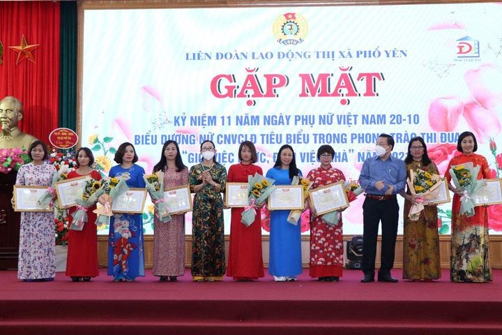 T.X Phổ Yên Biểu dương 32 nữ công nhân, viên chức lao động tiêu biểu