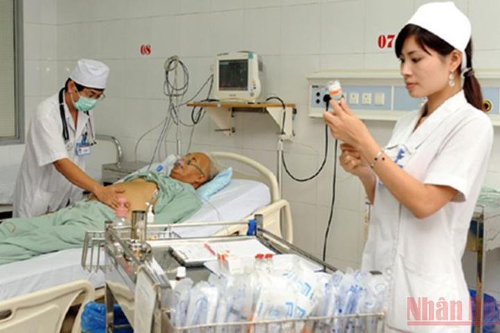 Để bệnh viện tự chủ thực hiện giá dịch vụ khám chữa bệnh