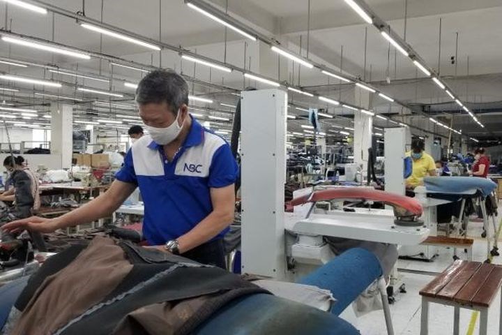 Bộ Y tế kiểm tra một số doanh nghiệp vừa chống dịch vừa sản xuất