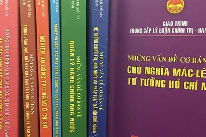 Ban Bí thư Dừng việc xác định trình độ lý luận chính trị theo Quy định số 256
