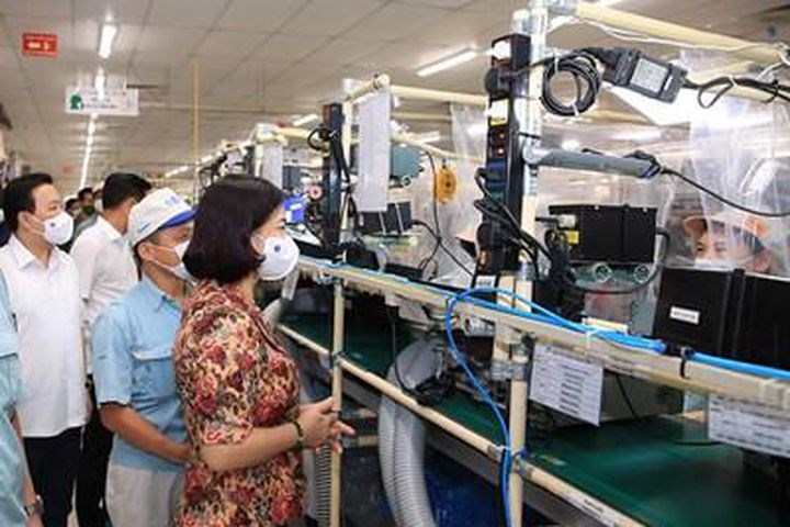 Mỗi cán bộ, công nhân tại các khu công nghiệp là một chiến sĩ phòng, chống dịch