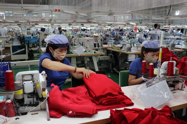 Đầu tư nhà ở, phúc lợi để công nhân an tâm lao động và sản xuất
