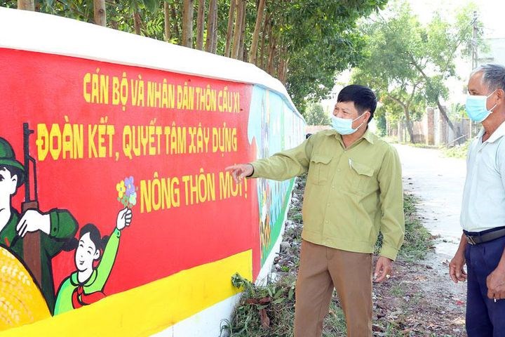 Vẹn tròn việc riêng, chung