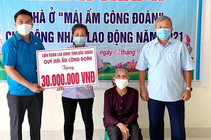 Bắc Giang Công đoàn hỗ trợ công nhân khó khăn dịp nghỉ lễ