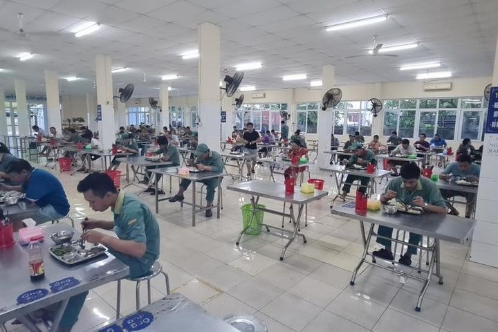 Doanh nghiệp ở Đà Nẵng thuê khách sạn cho người lao động lưu trú duy trì sản xuất