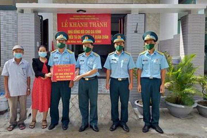 Trao Nhà đồng đội tặng quân nhân có hoàn cảnh khó khăn
