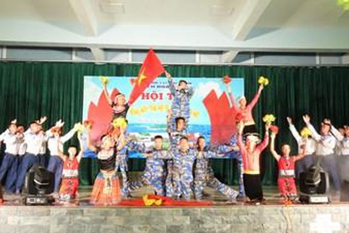 Trưởng thành qua những hội thi