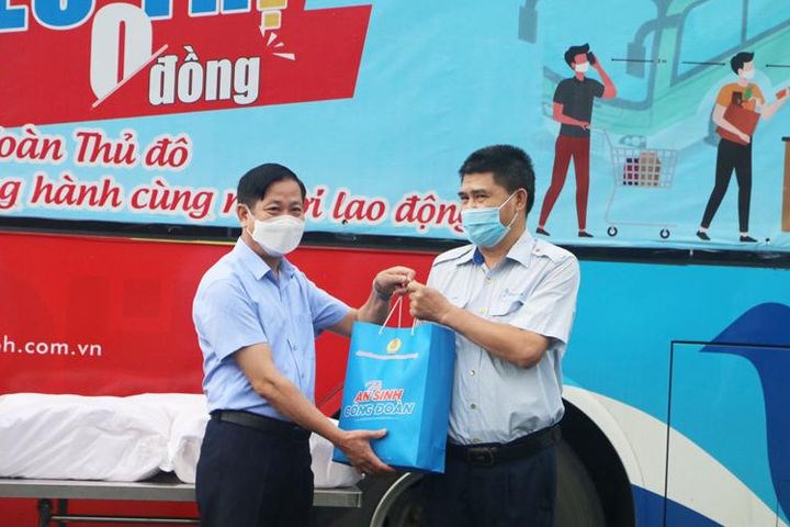 500 Túi An sinh Công đoàn tặng người lao động ở Hà Nội