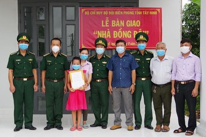 BĐBP Tây Ninh bàn giao Nhà đồng đội cho quân nhân có hoàn cảnh khó khăn