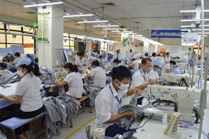 Tăng thời gian làm thêm giờ, tối đa có thể 50 52 giờ trong 1 tháng